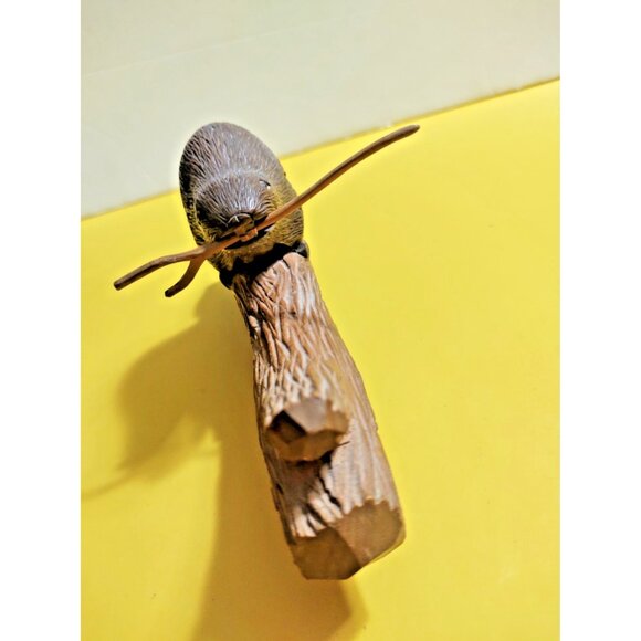 Vintage Carved Wood Art Detailed Beaver on a Log signed E. Hirt 8" x 4" - Picture 13 of 15